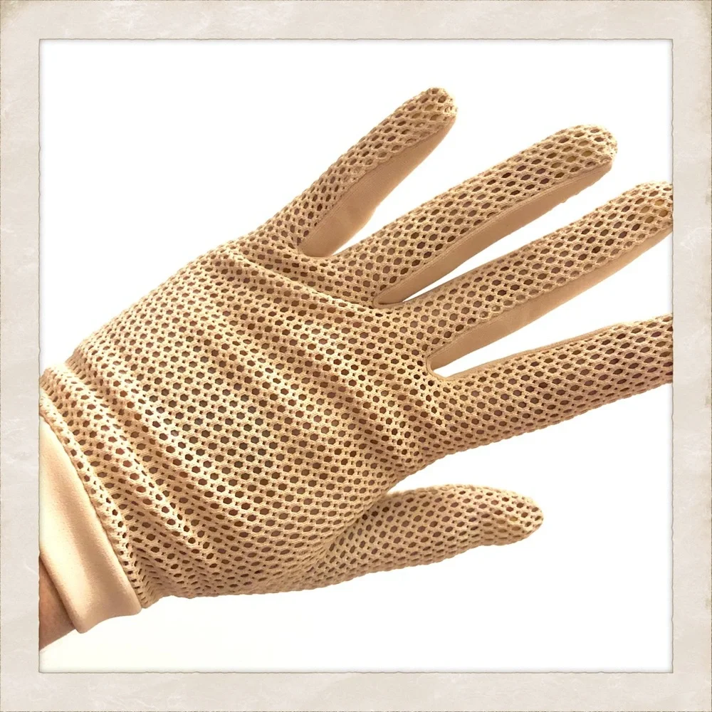 Vintage French Fishnet Gloves, Cream Net  😍